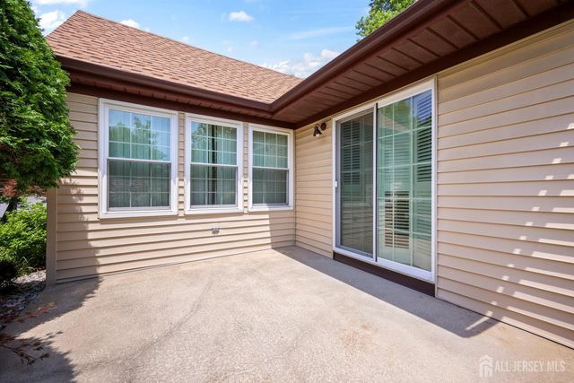 2 Winslow Road, Monroe, NJ 08831