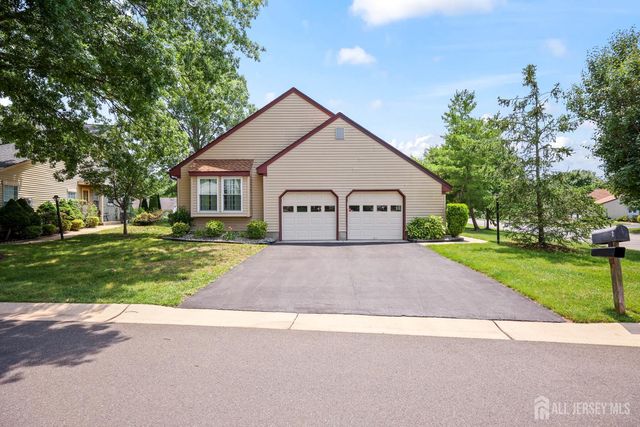 2 Winslow Road, Monroe, NJ 08831