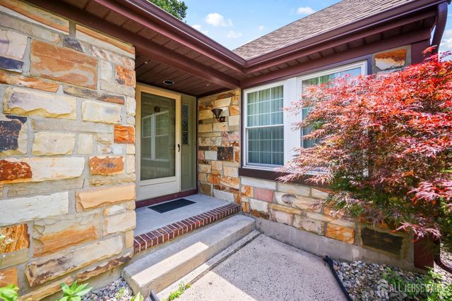 2 Winslow Road, Monroe, NJ 08831