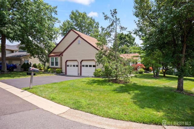 2 Winslow Road, Monroe, NJ 08831