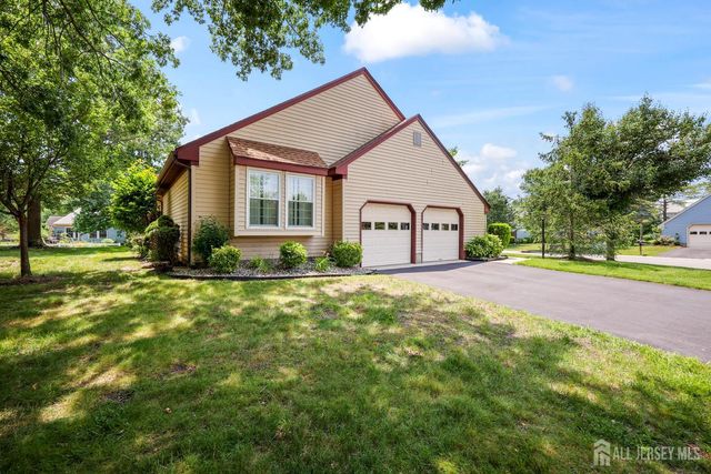 2 Winslow Road, Monroe, NJ 08831
