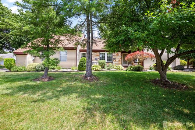 2 Winslow Road, Monroe, NJ 08831