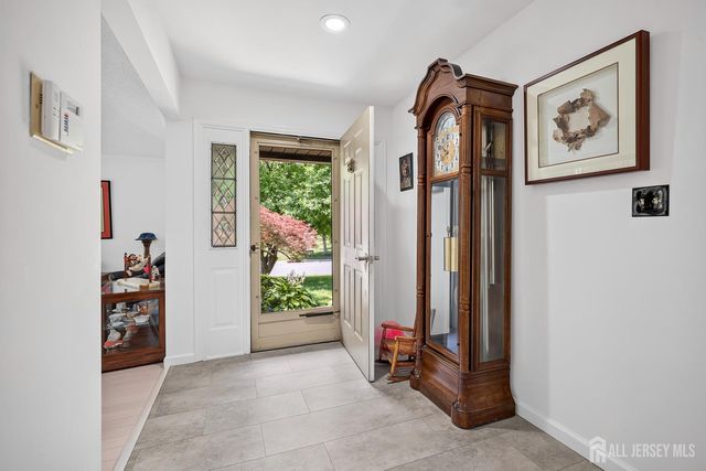 2 Winslow Road, Monroe, NJ 08831