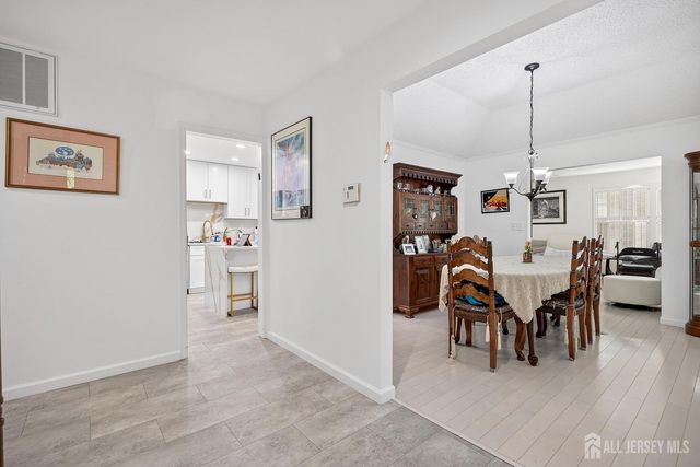 2 Winslow Road, Monroe, NJ 08831
