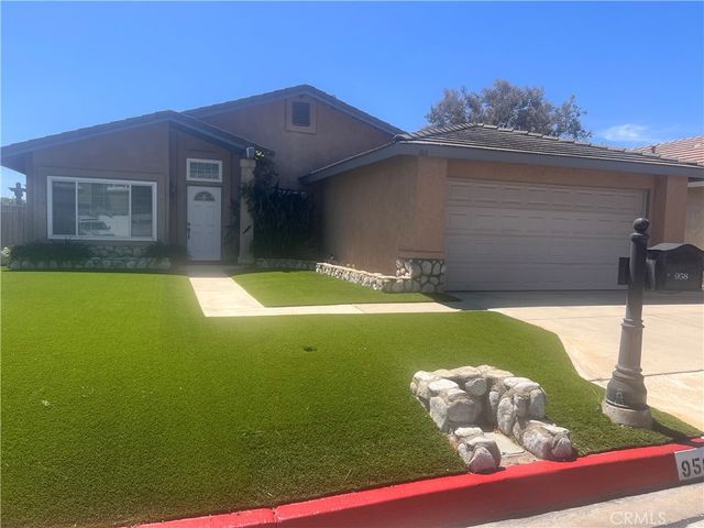 958 Falcon View, Upland, CA 91784