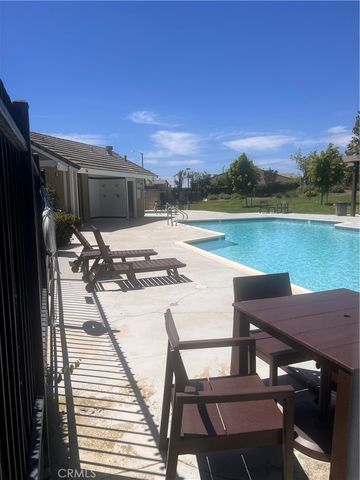 958 Falcon View, Upland, CA 91784