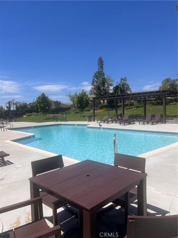958 Falcon View, Upland, CA 91784