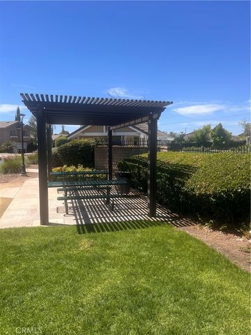 958 Falcon View, Upland, CA 91784