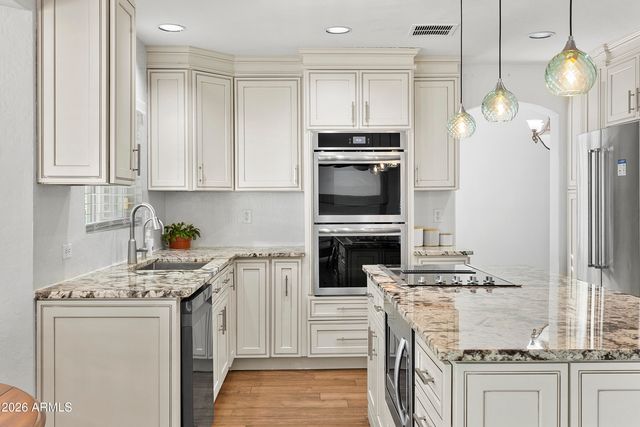 571 N KINGSTON Street, Gilbert, AZ 85233