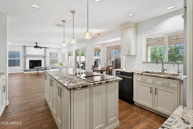 571 N KINGSTON Street, Gilbert, AZ 85233