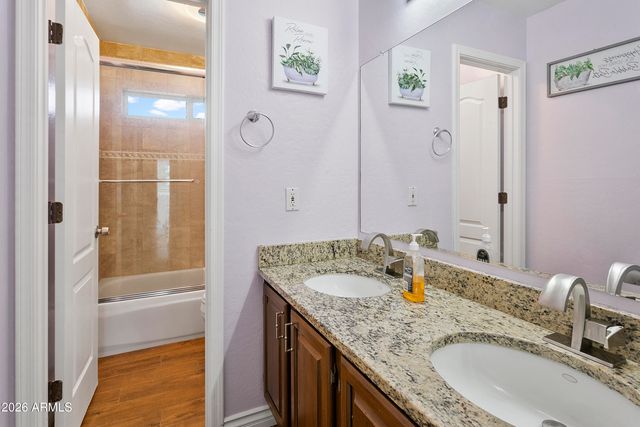 571 N KINGSTON Street, Gilbert, AZ 85233