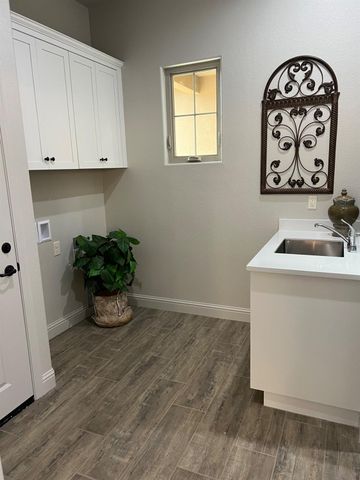 8740 N Privado Ct, Hilmar, CA 95324