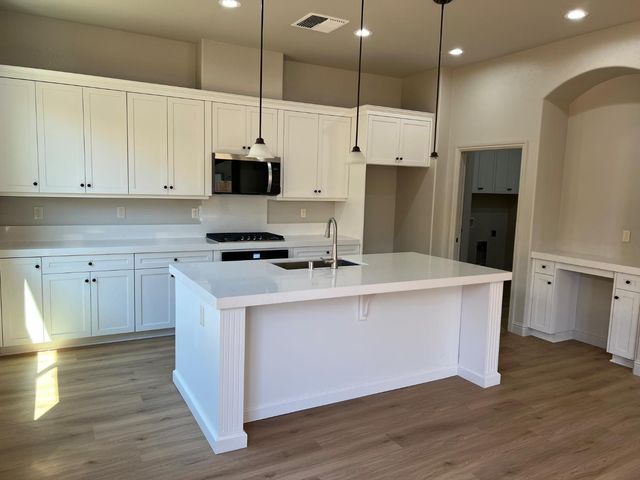 8740 N Privado Ct, Hilmar, CA 95324