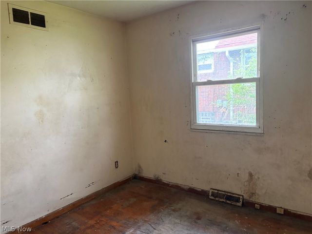 860 Mercer Avenue, Akron, OH 44320