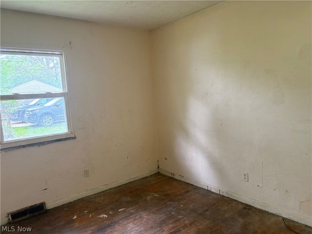 860 Mercer Avenue, Akron, OH 44320