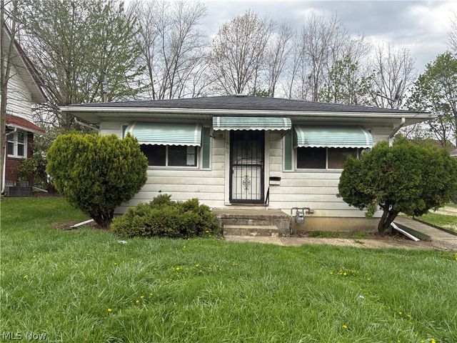 860 Mercer Avenue, Akron, OH 44320