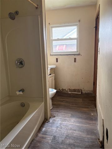 860 Mercer Avenue, Akron, OH 44320