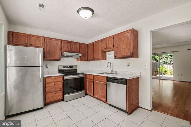 8526 ENGLEWOOD CT, Manassas Park, VA 20111