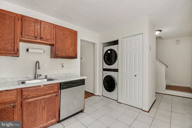 8526 ENGLEWOOD CT, Manassas Park, VA 20111