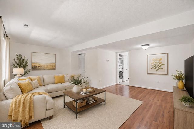 8526 ENGLEWOOD CT, Manassas Park, VA 20111