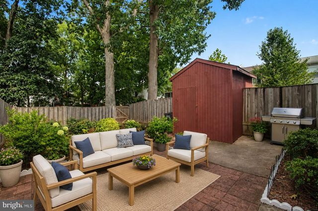 8526 ENGLEWOOD CT, Manassas Park, VA 20111