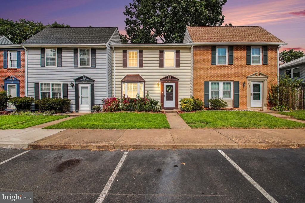 8526 ENGLEWOOD CT, Manassas Park, VA 20111