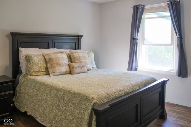 704 Della Road, Columbus, IN 47203