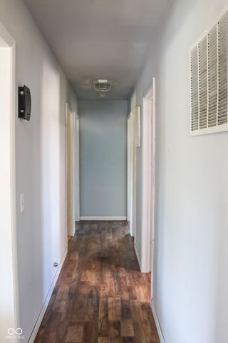 704 Della Road, Columbus, IN 47203