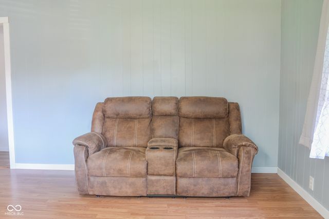 704 Della Road, Columbus, IN 47203