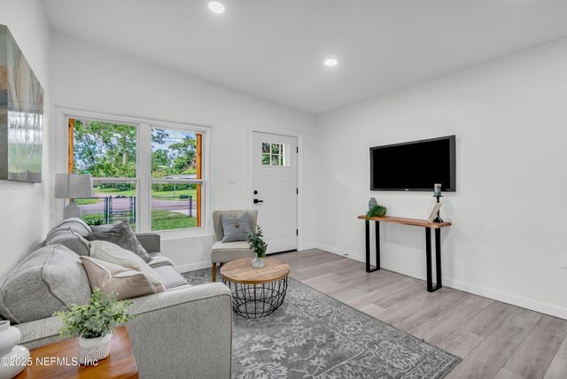 10435 BISCAYNE Boulevard, Jacksonville, FL 32218