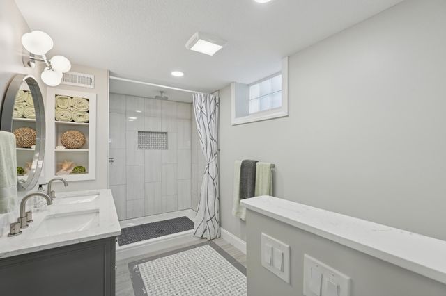 4720 Wilford Way, Edina, MN 55435