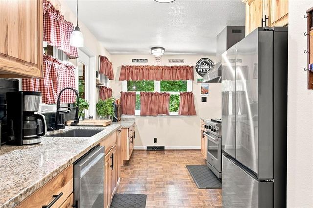305 Heritage Circle, Statesville, NC 28625