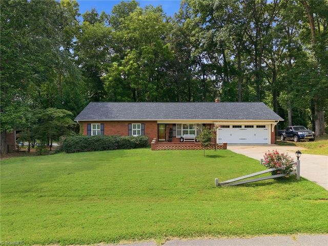 305 Heritage Circle, Statesville, NC 28625