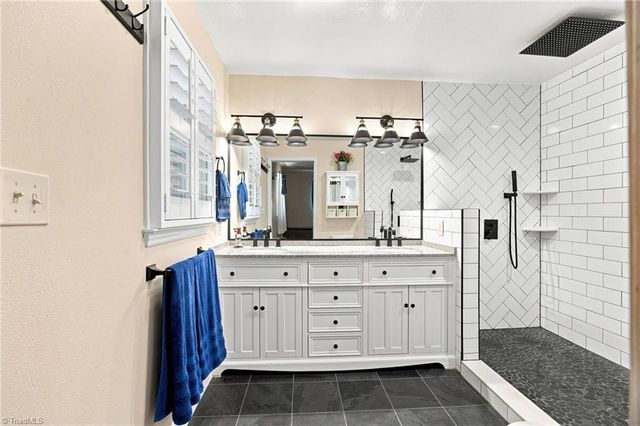 305 Heritage Circle, Statesville, NC 28625