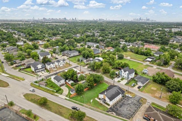 4612 Stassen Street, Houston, TX 77051