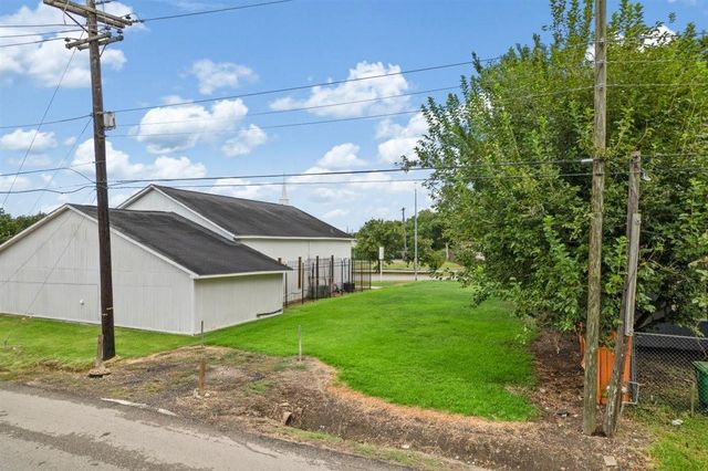 4612 Stassen Street, Houston, TX 77051
