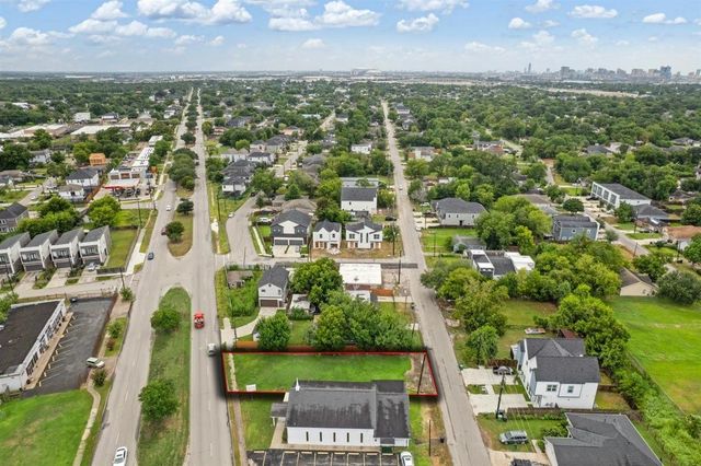 4612 Stassen Street, Houston, TX 77051