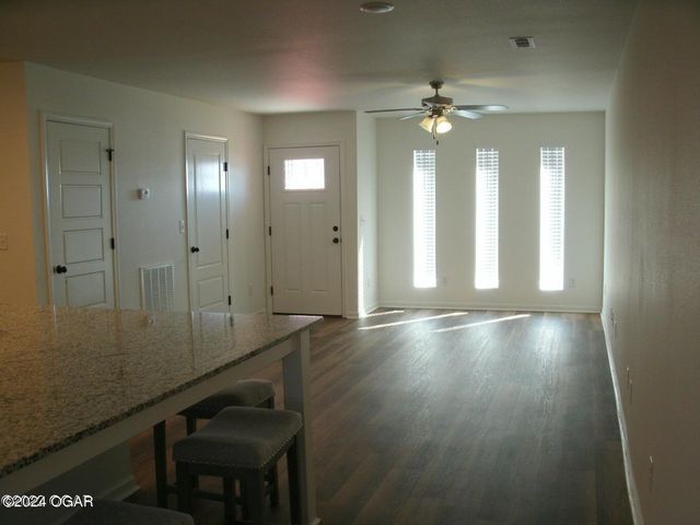 608 Cass Circle, Duenweg, MO 64841