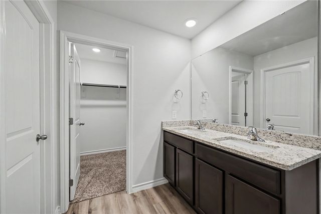 138 Donegal St, Sinton, TX 78387