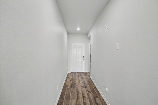 138 Donegal St, Sinton, TX 78387