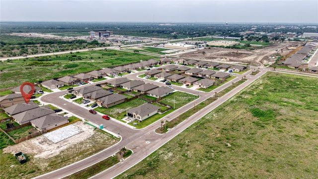 138 Donegal St, Sinton, TX 78387