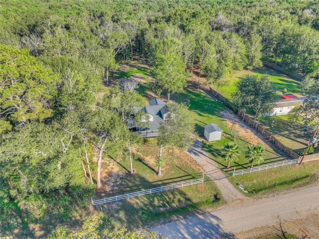 420 Oak Forest Drive, Shepherd, TX 77371