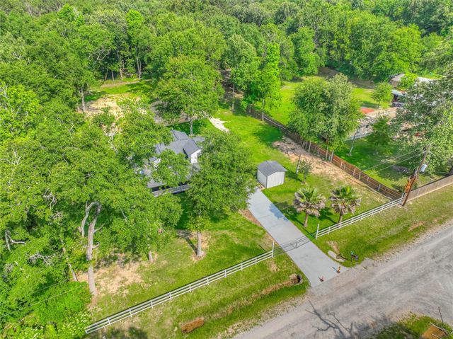 420 Oak Forest Drive, Shepherd, TX 77371