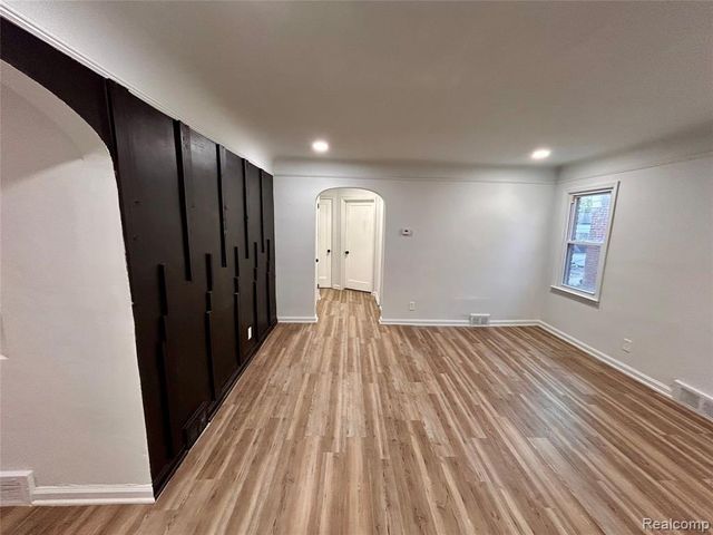 16306 Carlisle Street, Detroit, MI 48205