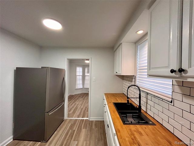 16306 Carlisle Street, Detroit, MI 48205