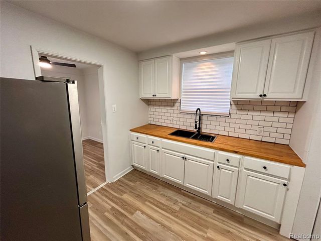 16306 Carlisle Street, Detroit, MI 48205