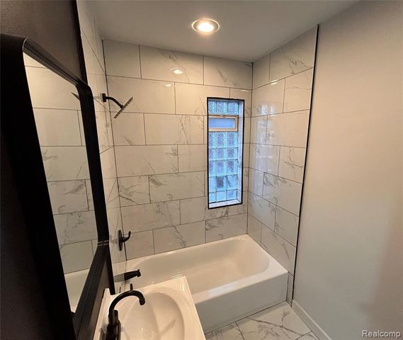 16306 Carlisle Street, Detroit, MI 48205