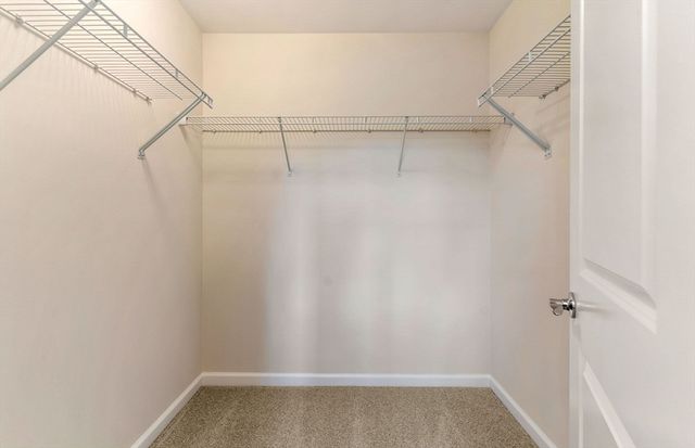 15 Emerald Run 10, Shrewsbury, MA 01545