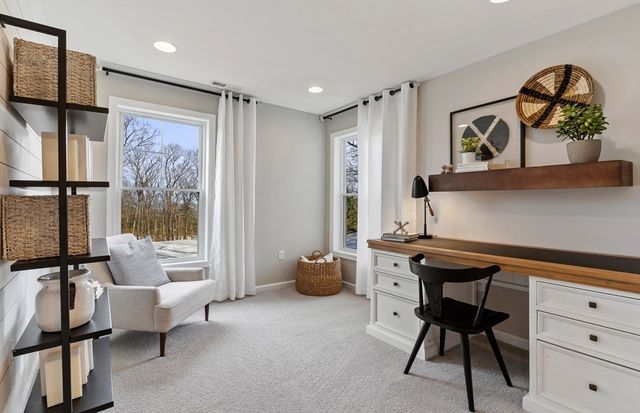 15 Emerald Run 10, Shrewsbury, MA 01545