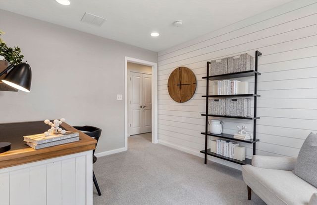 15 Emerald Run 10, Shrewsbury, MA 01545